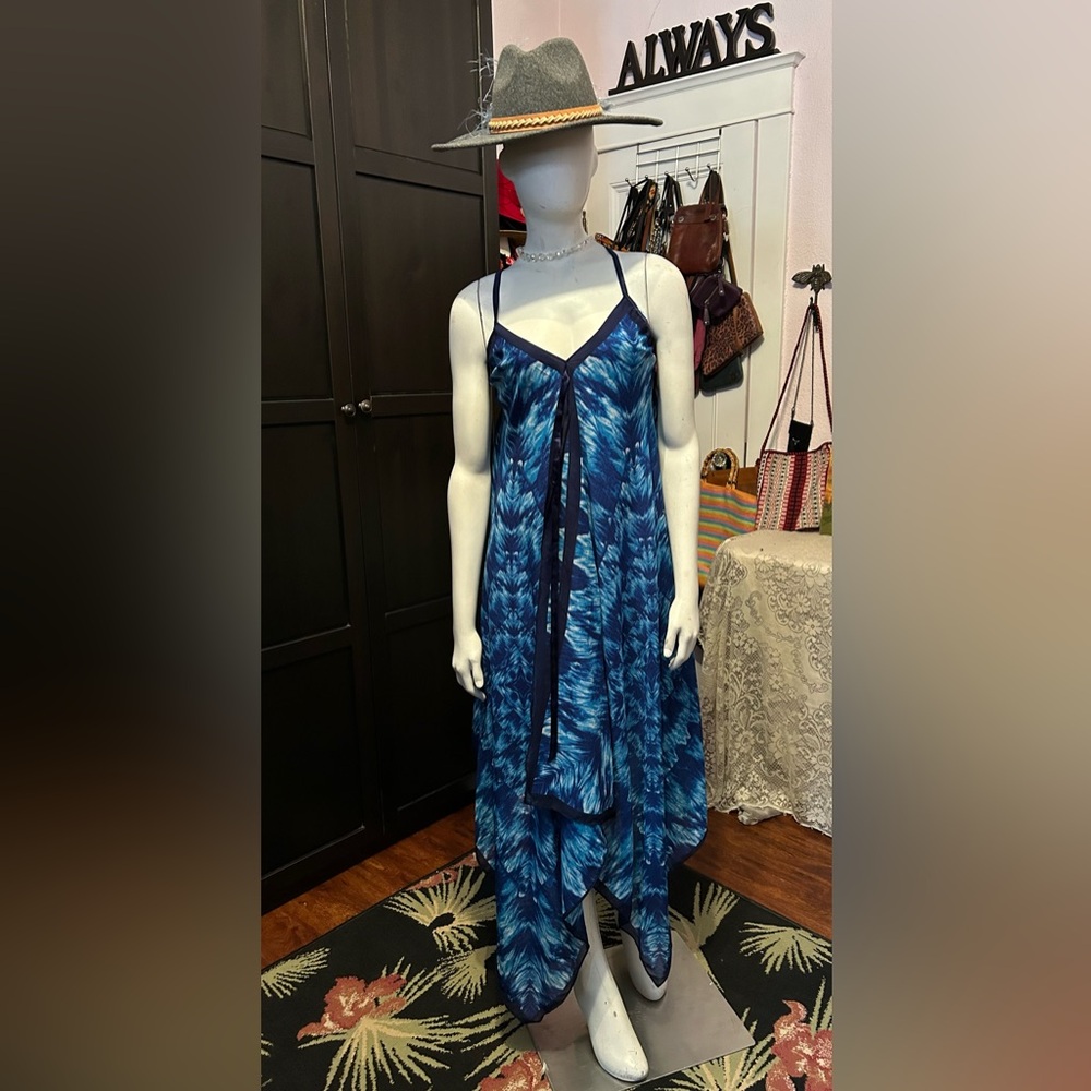 Blue handkerchief, hem dress